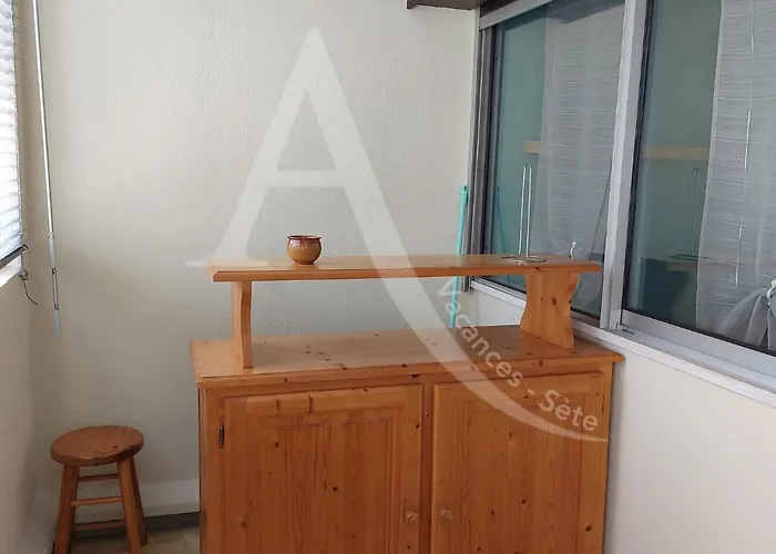T2 Quartier Quilles Renove Avec Gout Wifi 4 Personnes