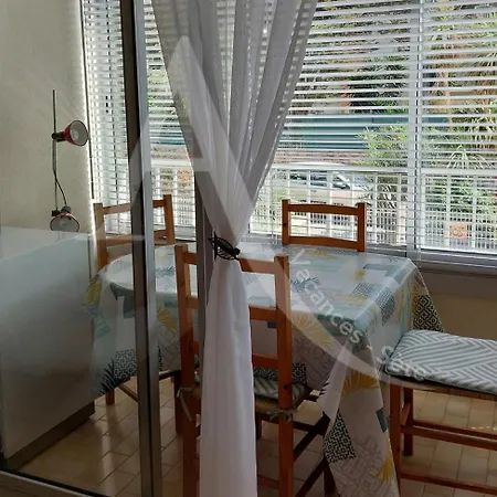Apartment T2 Quartier Quilles Renove Avec Gout Wifi 4 Personnes Sete